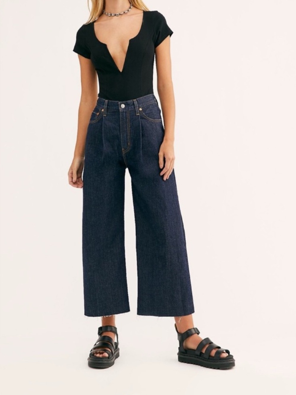 Levi’s Ribcage Pleated Crop Jeans Dark Blue Navy Premium Denim Size 24